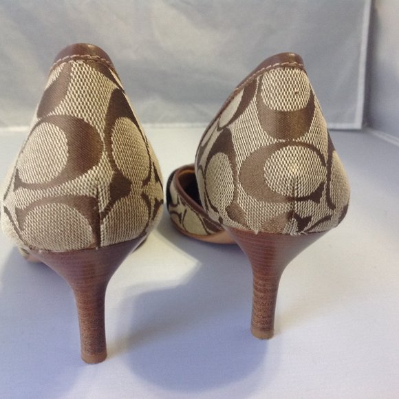 Coach Pumps - Picture 3 of 7